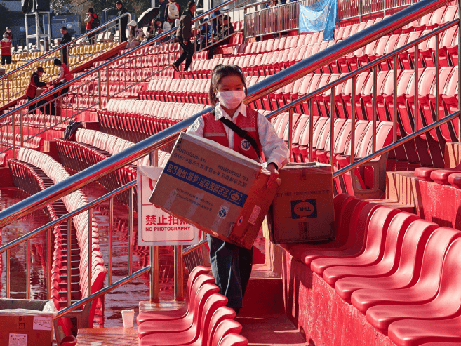 关于社区盾赛程吃紧；亚特兰大加时末段回应争议；赛场秩序良好；训练强度明显提升的信息