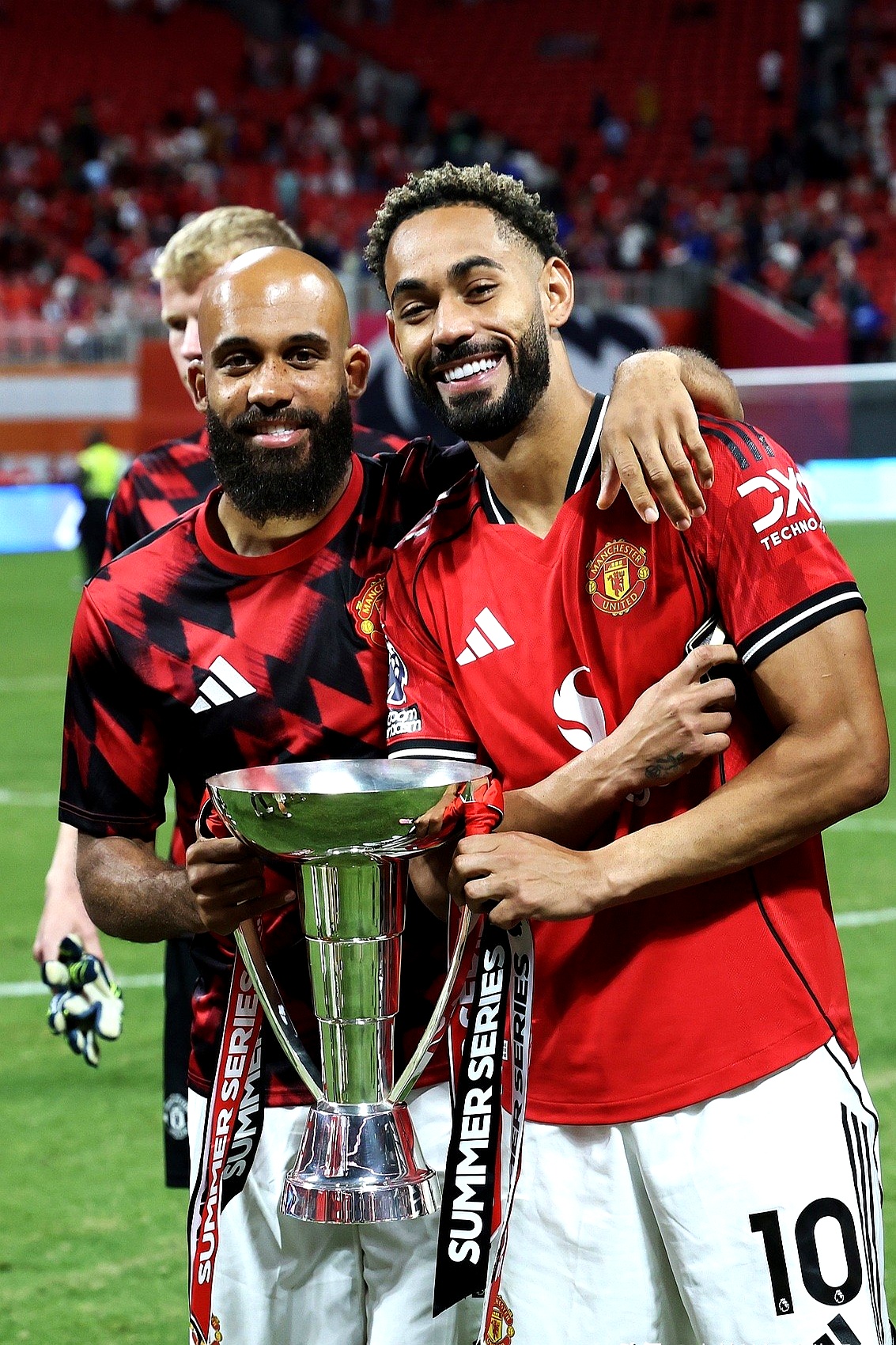 葡超窗口期再迎强敌，纽卡斯尔官宣签约，主帅态度——目标明确，阵容厚度经受考验