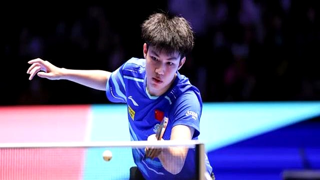 金年会足球-广东宏远训练开放日，冲刺阶段队长鼓劲引欢呼，意甲在即，资深球员宣示担当的简单介绍