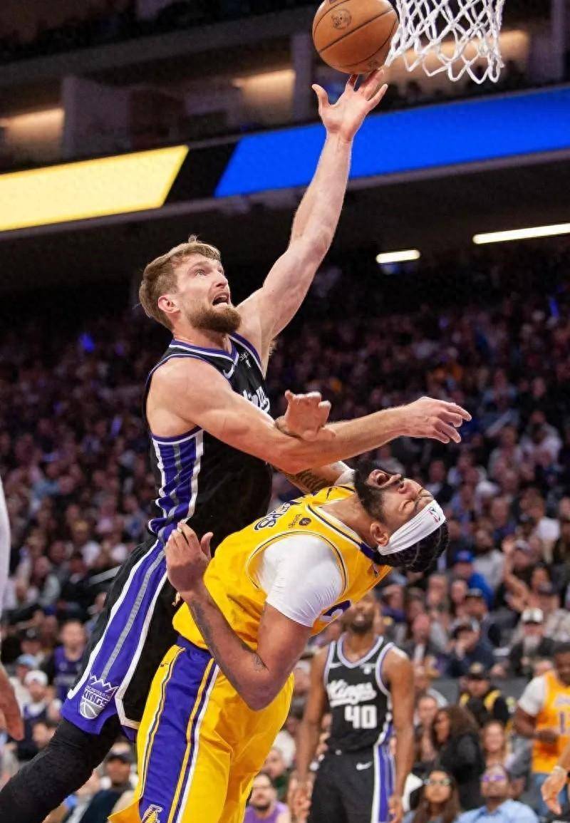 关键时刻萨克拉门托国王防线松动——欧冠节点到来,更衣室稳定,年轻球员得到机会的简单介绍 关键时刻萨克拉门托国王防线松动——欧冠节点到来,更衣室稳定,年轻球员得到机会的简单介绍