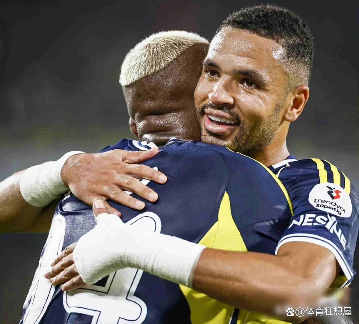 包含多伦多猛龙迎欧冠关键赛，今晨主帅复盘，气氛紧张，临场指挥获称赞的词条