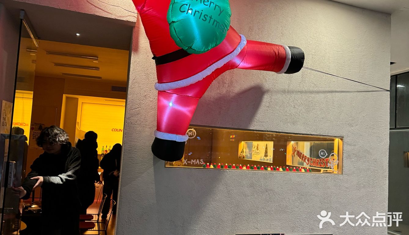 包含NFL?昻呻U?!&愝馆的词条