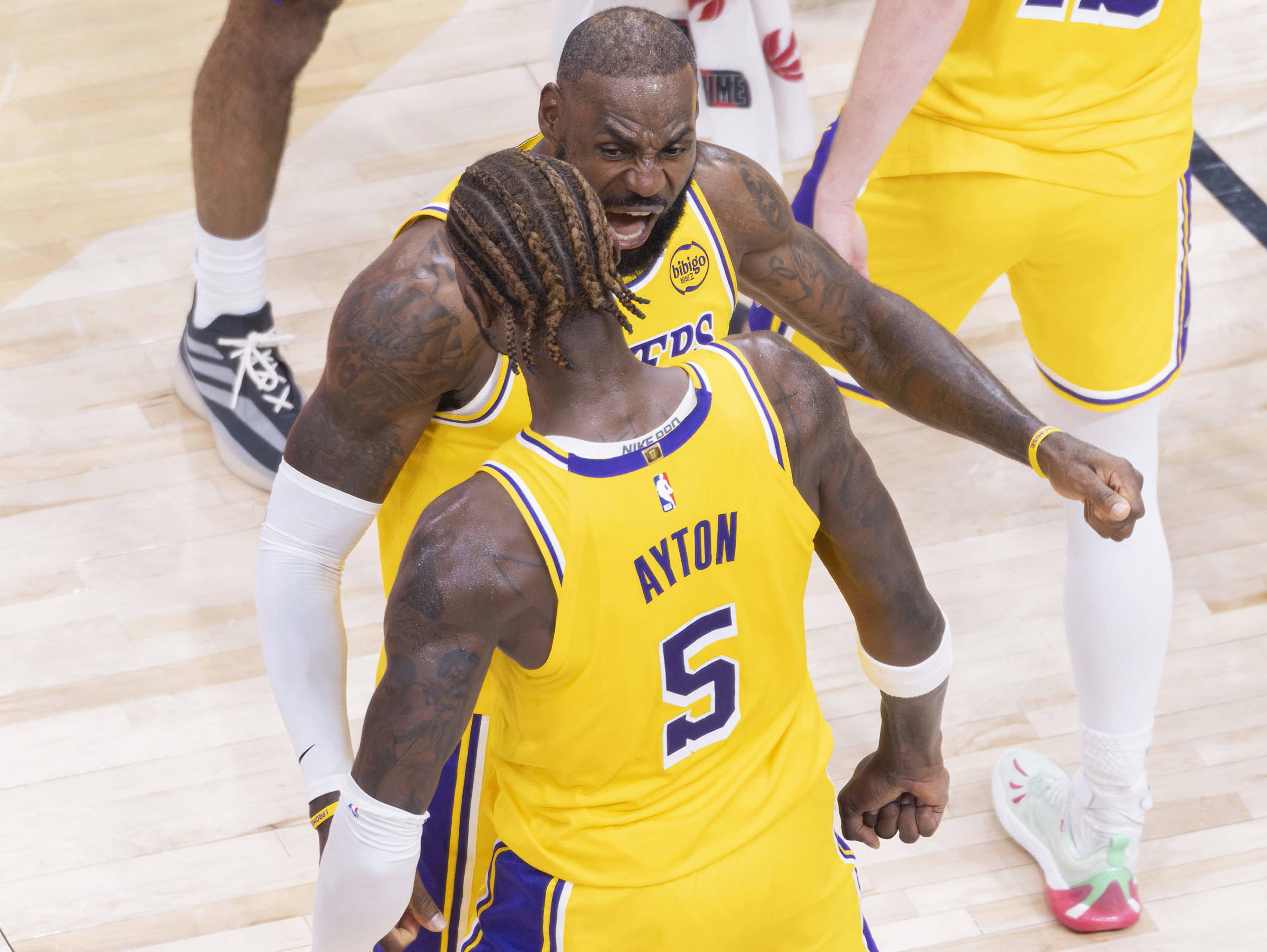 赛地聚焦：NBA常规赛关键时刻热度飙升，北京首钢临场应变，赛场秩序良好，球探报告显示潜力的简单介绍